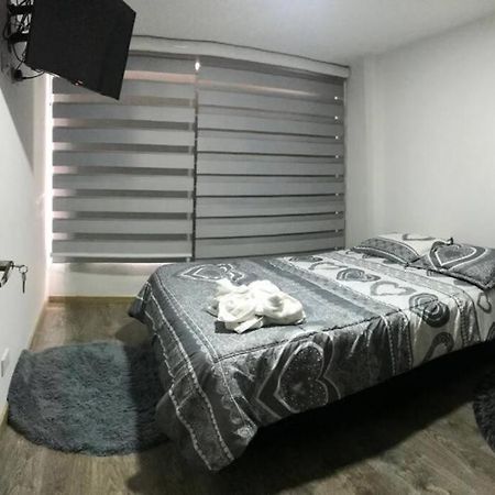 Apartamento Confortable, Amoblado En ボゴタ エクステリア 写真