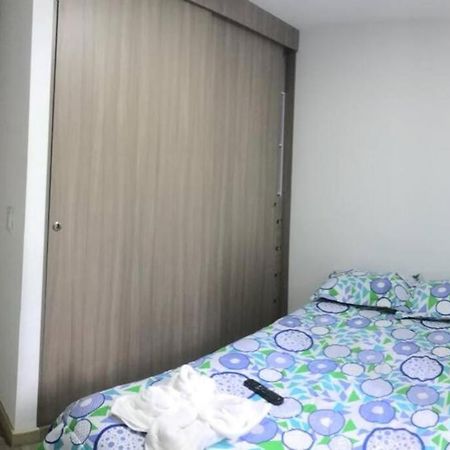 Apartamento Confortable, Amoblado En ボゴタ エクステリア 写真