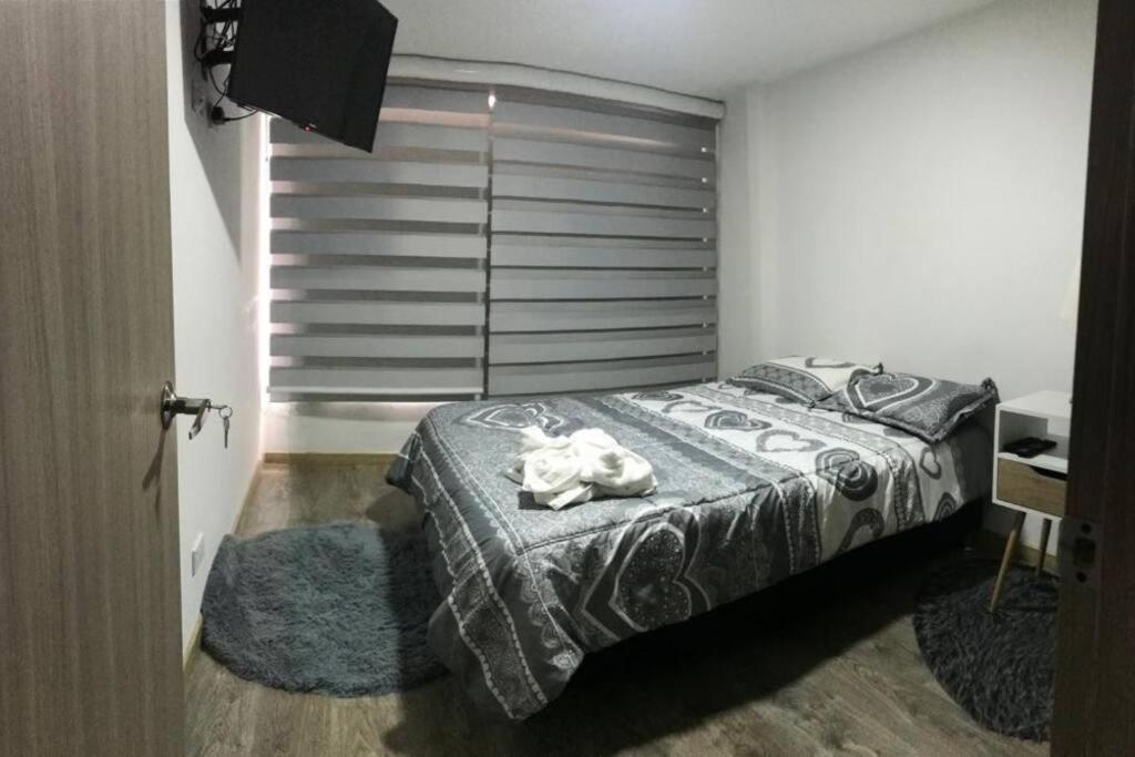 Apartamento Confortable, Amoblado En ボゴタ エクステリア 写真