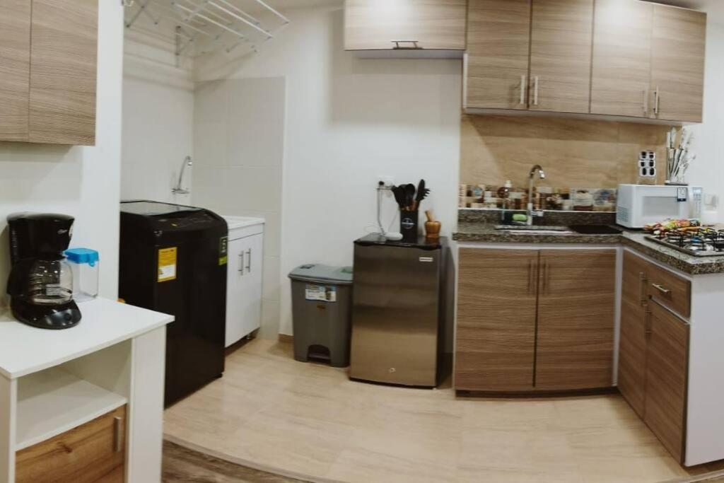 Apartamento Confortable, Amoblado En ボゴタ エクステリア 写真
