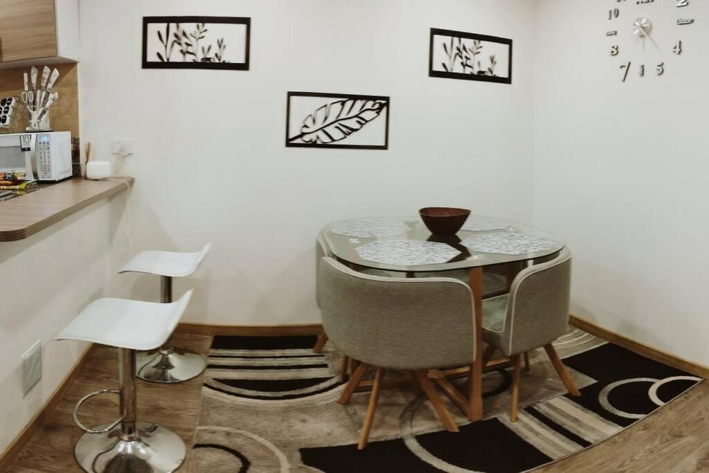 Apartamento Confortable, Amoblado En ボゴタ エクステリア 写真